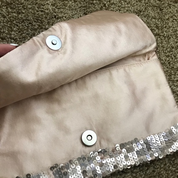 ALDO | Sequin Clutch - Picture 3 of 6